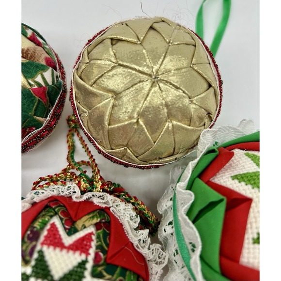 Quilted Patchwork Christmas Ornaments Handmade Fabric Ball Vintage Lot Of 5 - Picture 8 of 16